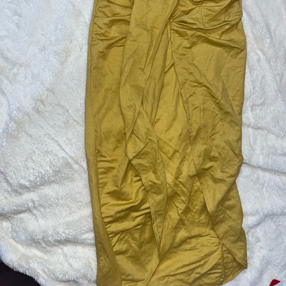 Yellow Knot Front Wrapped Sarong - Picture 3 of 4